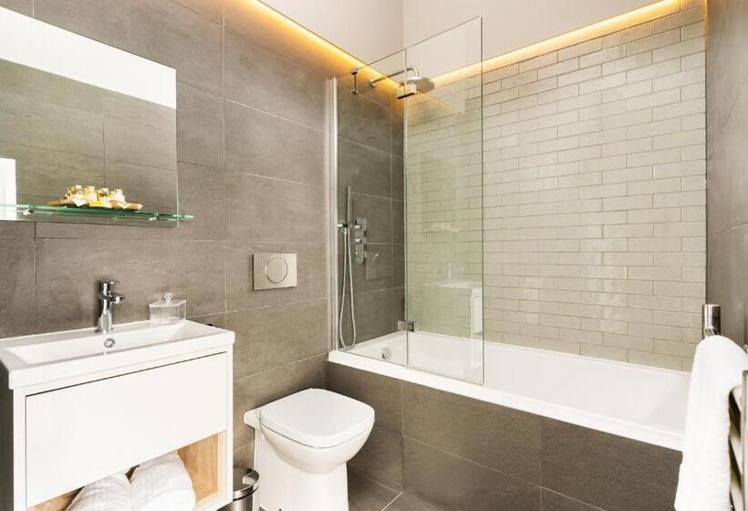 هاستل The Roost On Rock Road