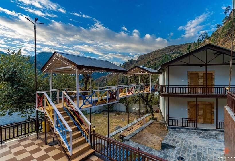 فندق صغير Zostel Plus Kareri