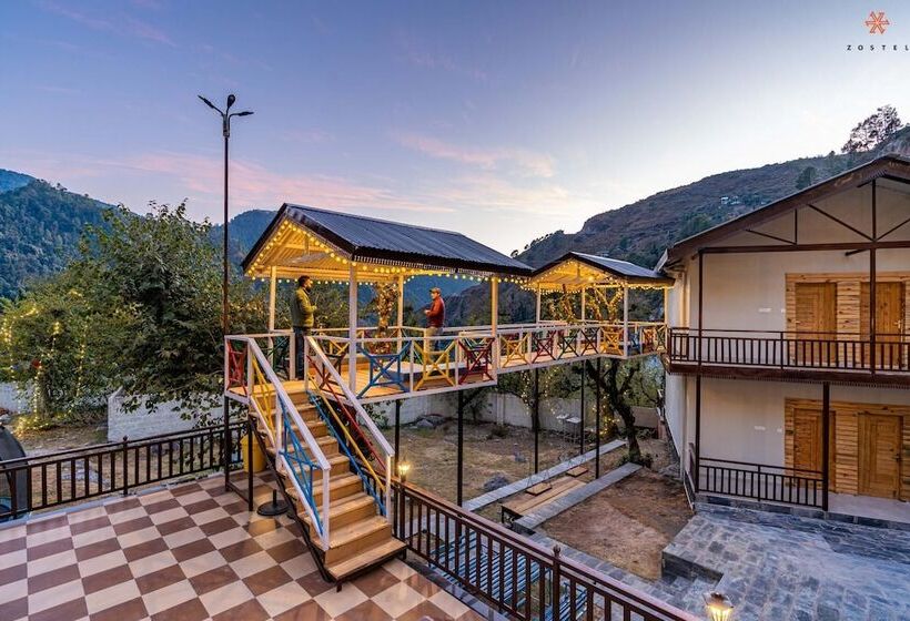 فندق صغير Zostel Plus Kareri