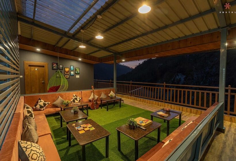 فندق صغير Zostel Plus Kareri