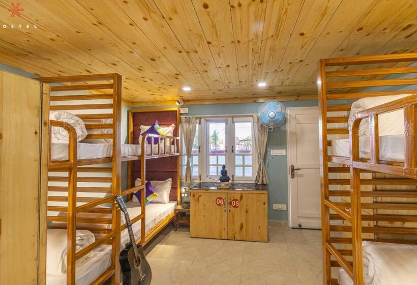 فندق صغير Zostel Plus Kareri