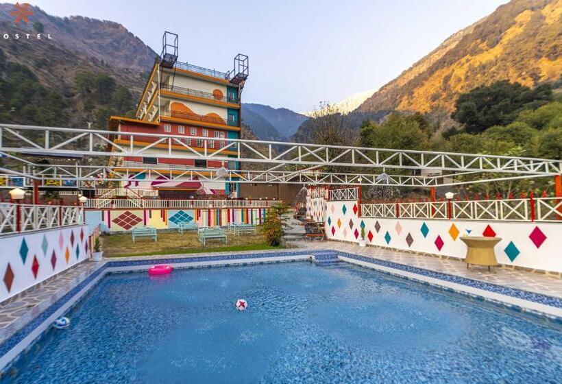 فندق صغير Zostel Plus Kareri