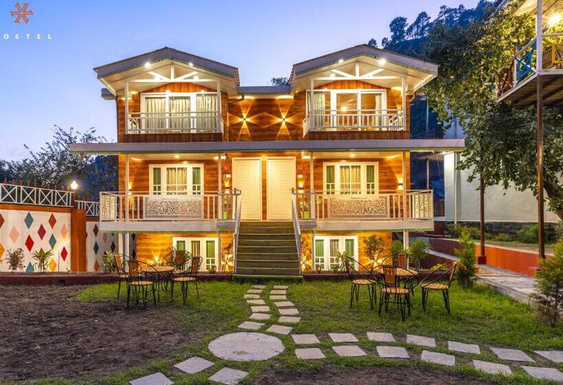 فندق صغير Zostel Plus Kareri