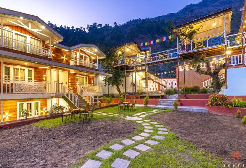 فندق صغير Zostel Plus Kareri