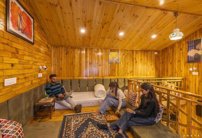 فندق صغير Zostel Plus Kareri