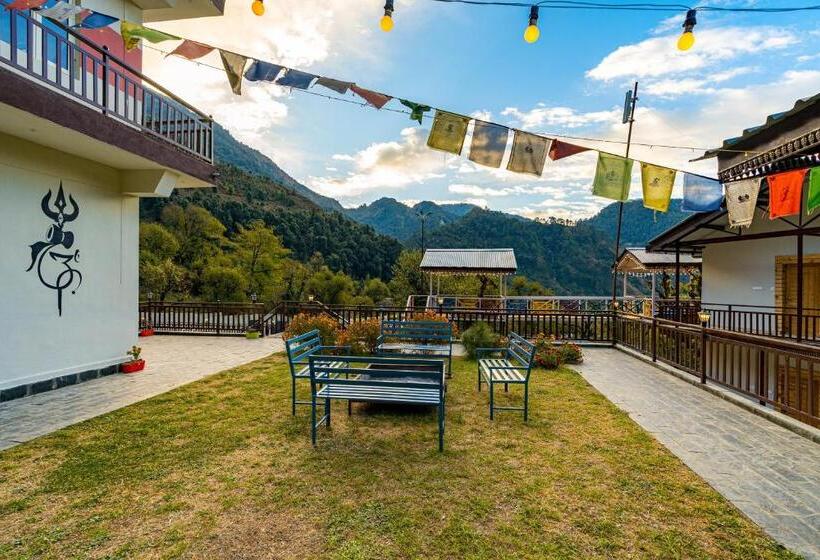 فندق صغير Zostel Plus Kareri