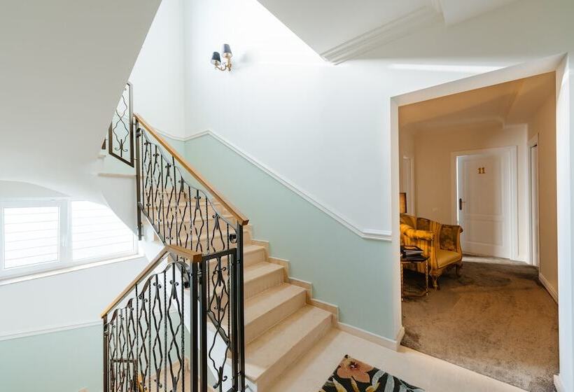 Ateneea Luxury Rooms
