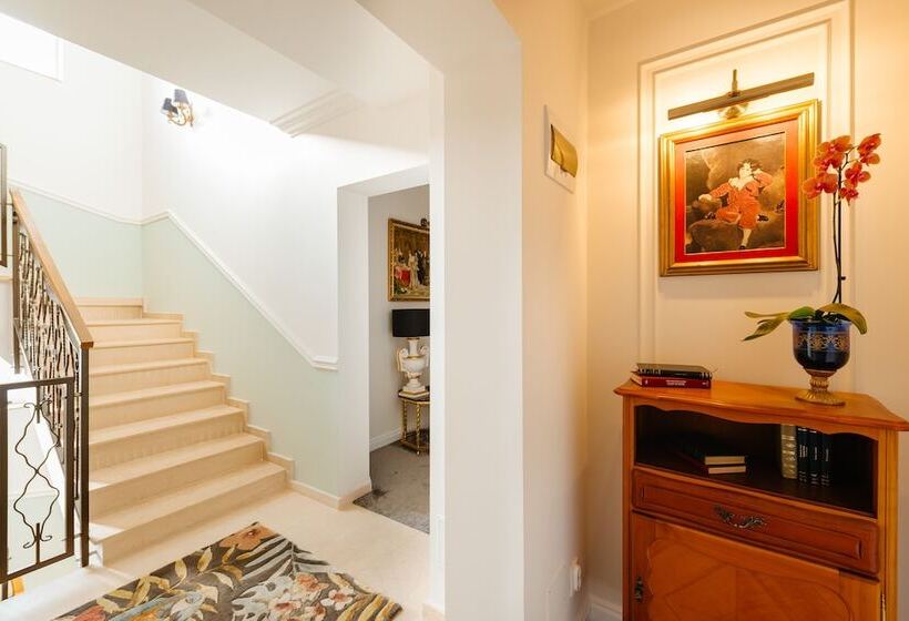 Ateneea Luxury Rooms