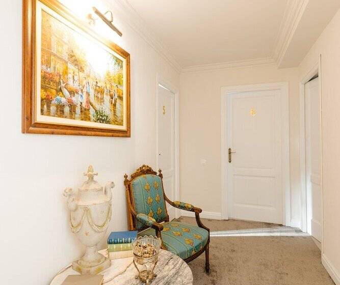 Ateneea Luxury Rooms