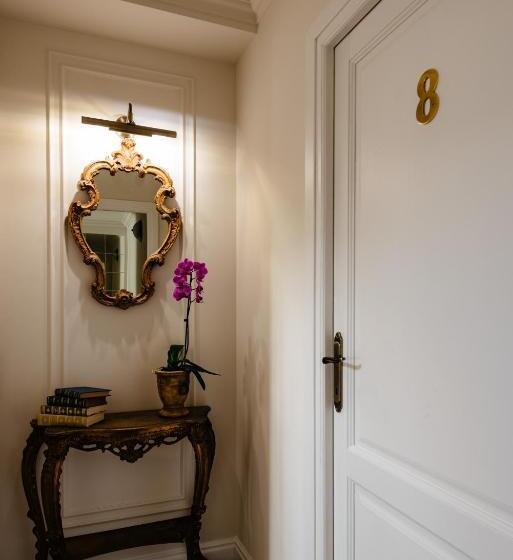 Ateneea Luxury Rooms