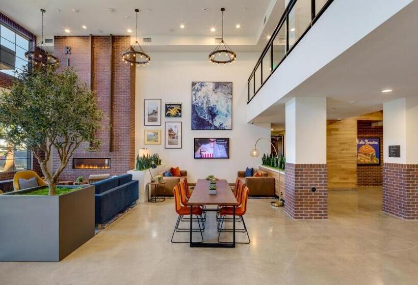 Ayres Hotel Rialto Fontana