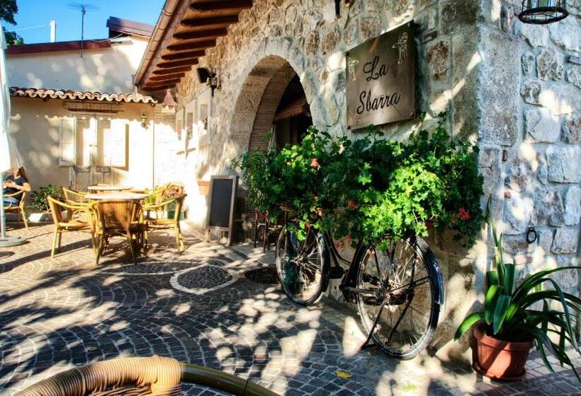 تختخواب و صبحانه Aria Di Bosco