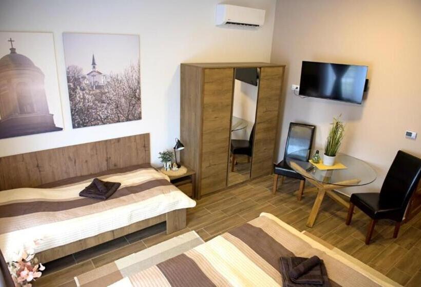 مبيت وإفطار Ehotel Esztergom