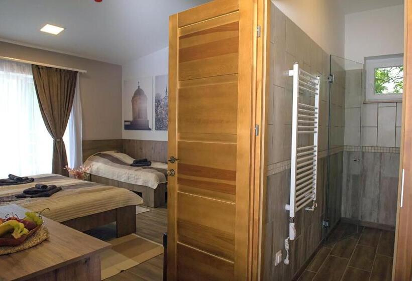 مبيت وإفطار Ehotel Esztergom