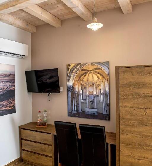 مبيت وإفطار Ehotel Esztergom