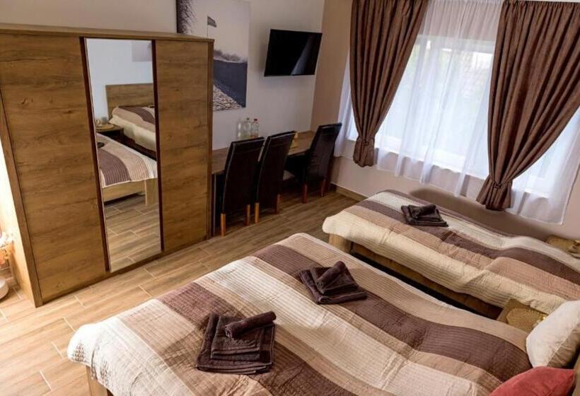 مبيت وإفطار Ehotel Esztergom