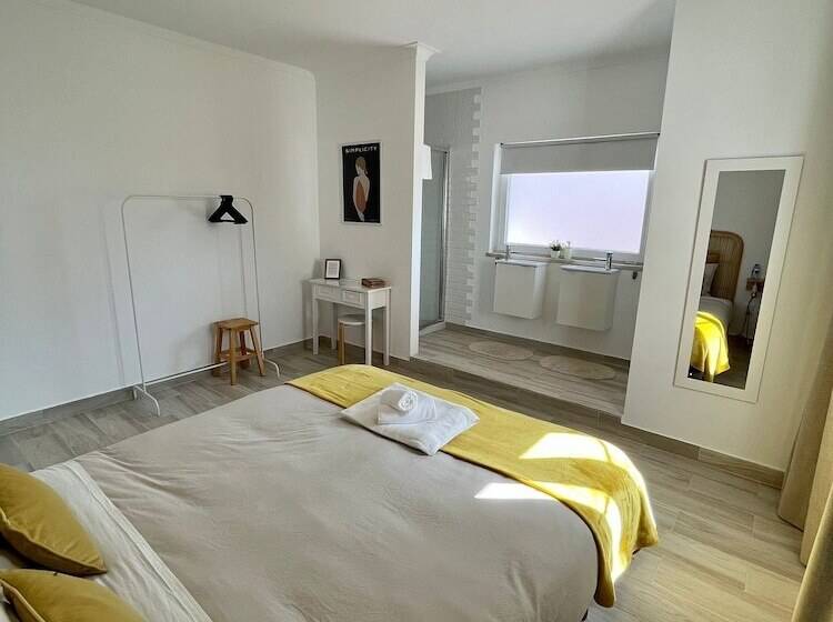 مبيت وإفطار Galagana Charm House