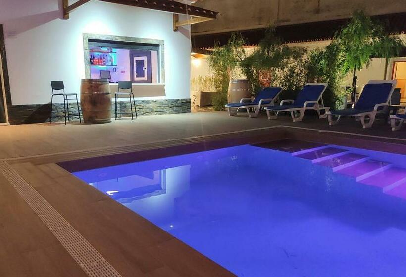 مبيت وإفطار Luxury Palm Suites