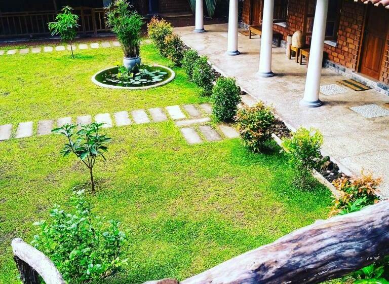 Bed and Breakfast Sawandara Garden