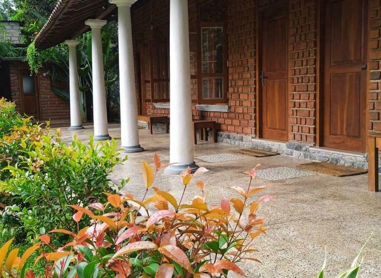 Bed and Breakfast Sawandara Garden