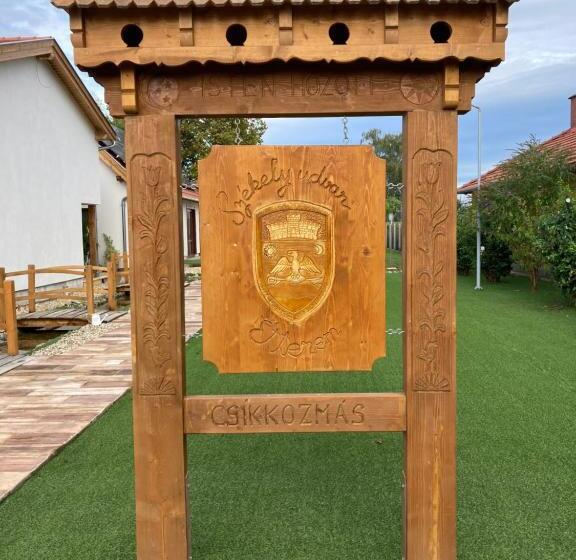 مبيت وإفطار Székelyudvar Fogadó