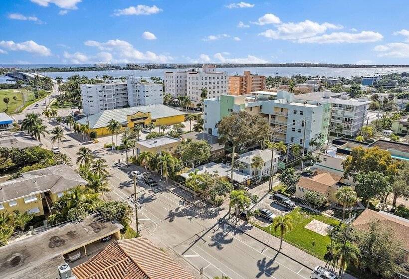 مبيت وإفطار The Lucerne