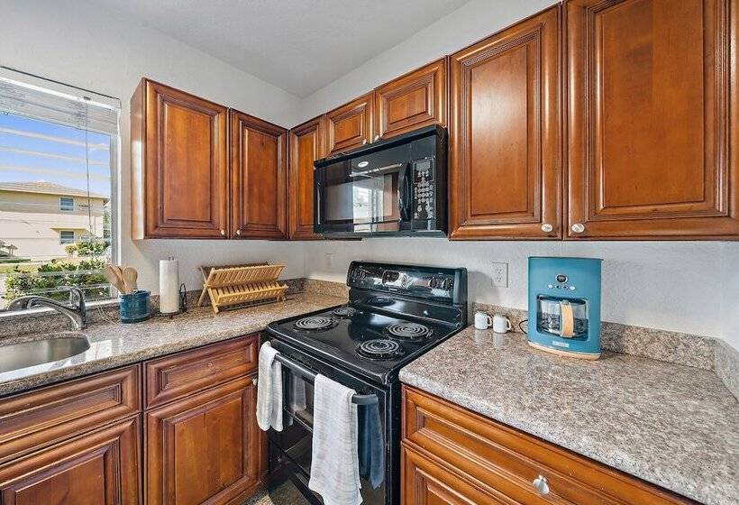 مبيت وإفطار The Lucerne