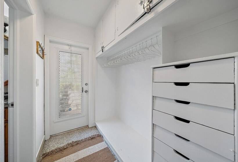 مبيت وإفطار The Lucerne