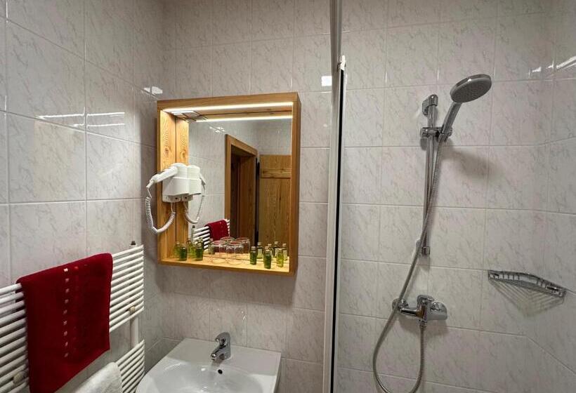 تختخواب و صبحانه šurc