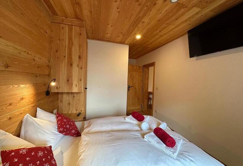 تختخواب و صبحانه šurc