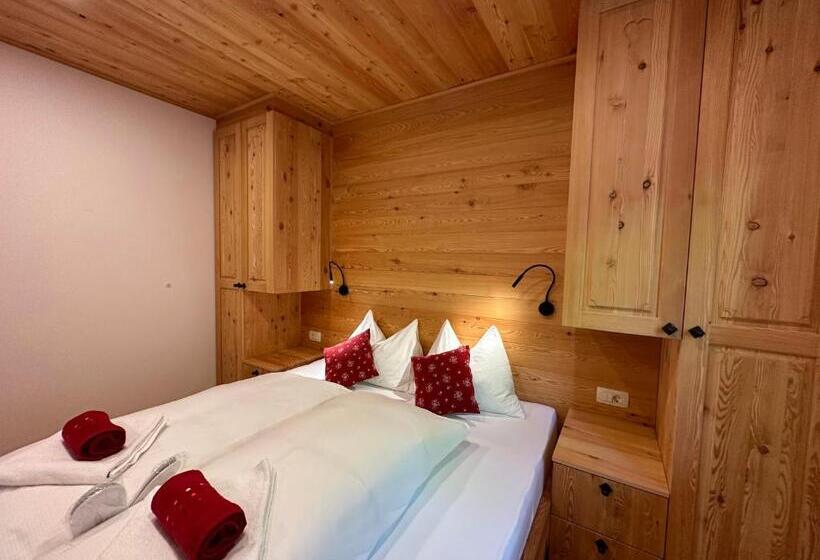 تختخواب و صبحانه šurc