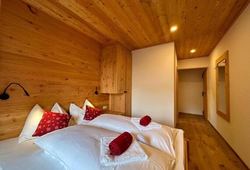 تختخواب و صبحانه šurc