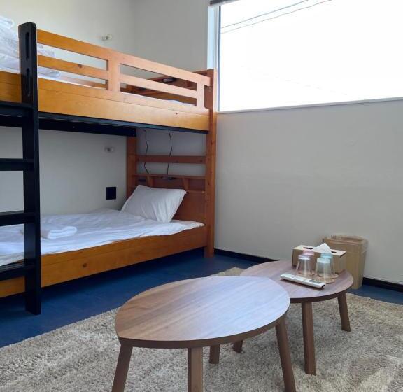 Bridge33 Cafe And Hostel