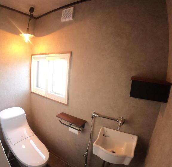 Bridge33 Cafe And Hostel