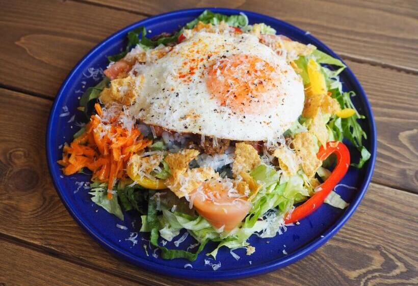 Bridge33 Cafe And Hostel