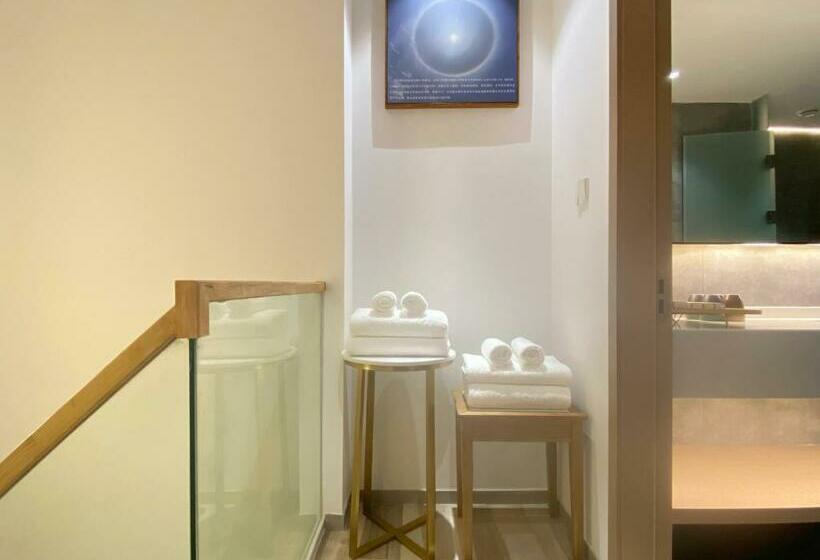 Emeishan See The Stars B&b