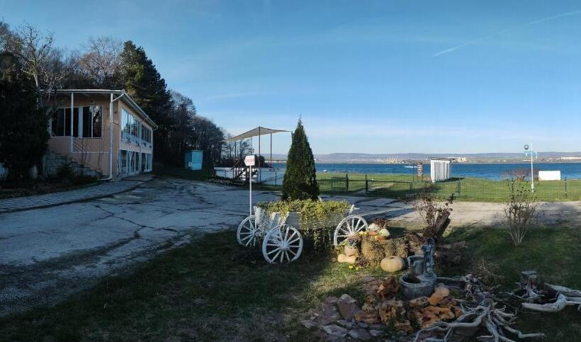 בית מלון כפרי хотел тримата мускетари