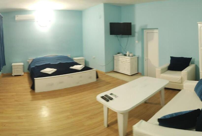 בית מלון כפרי хотел тримата мускетари