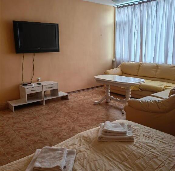 בית מלון כפרי хотел тримата мускетари