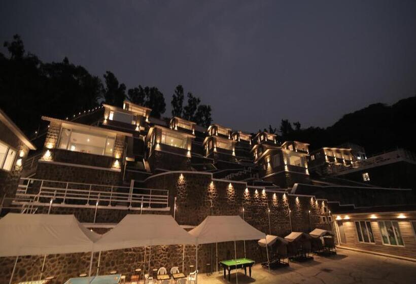 فندق 360 South, Khandala