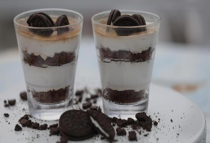 فندق 360 South, Khandala