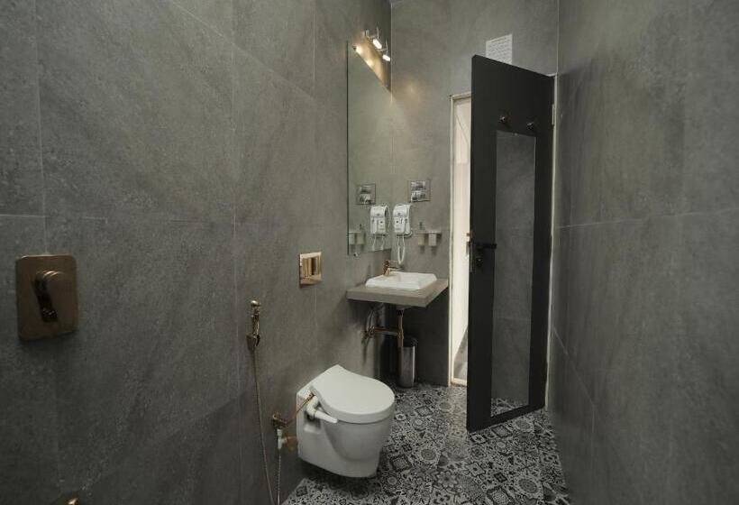 فندق 360 South, Khandala