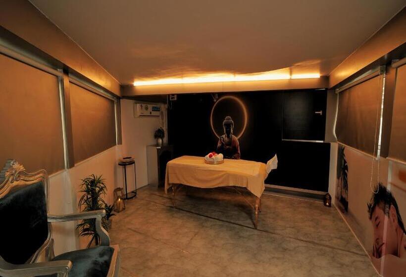 فندق 360 South, Khandala