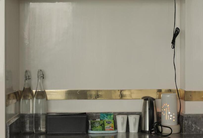 فندق 360 South, Khandala