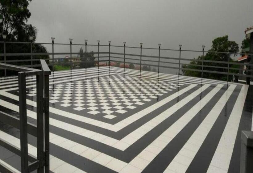 فندق 360 South, Khandala