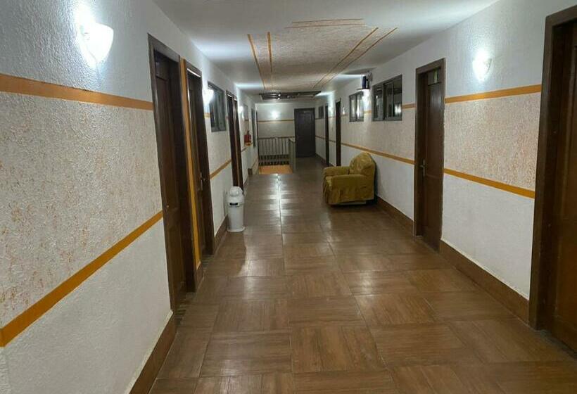 ホテル 9 De Octubre