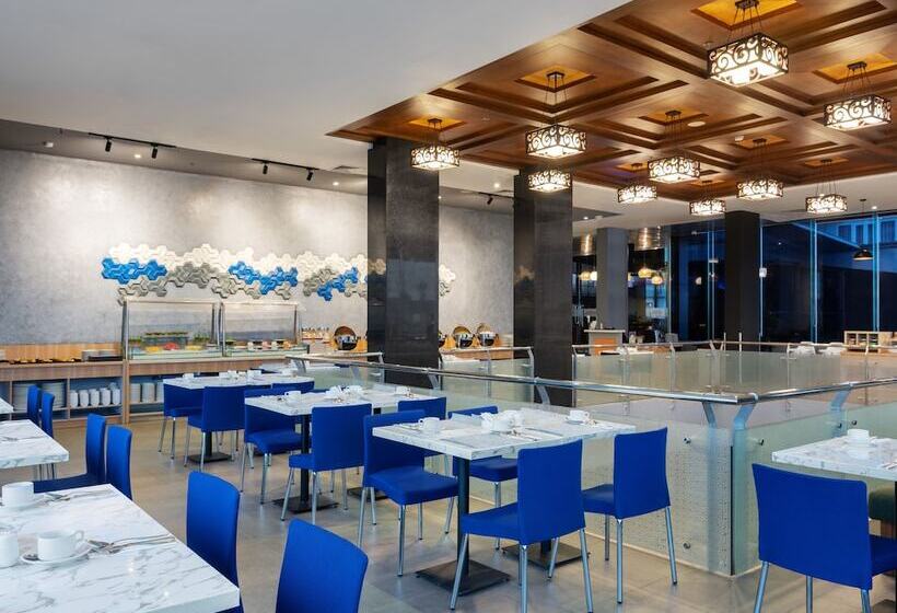 בית מלון כפרי Aston Inn Cilacap