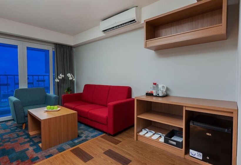 בית מלון כפרי Aston Inn Cilacap