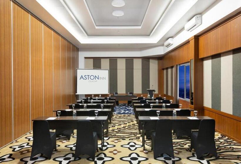 בית מלון כפרי Aston Inn Cilacap