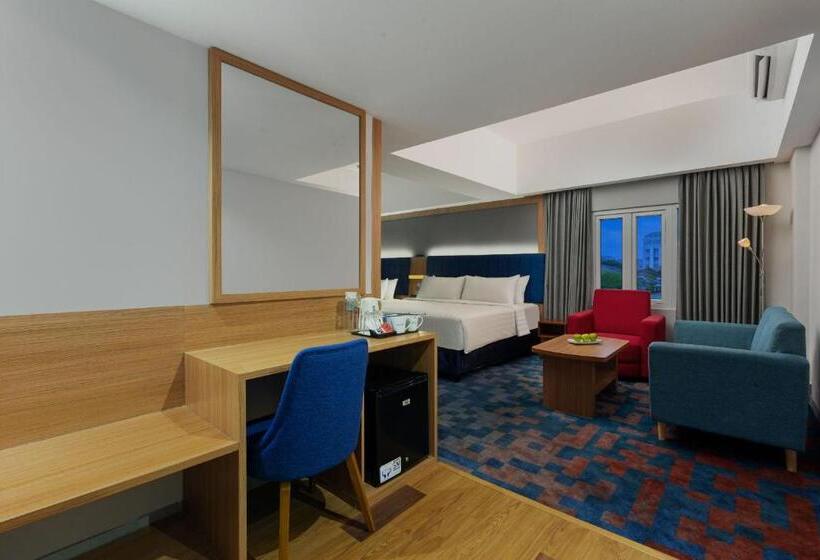 בית מלון כפרי Aston Inn Cilacap